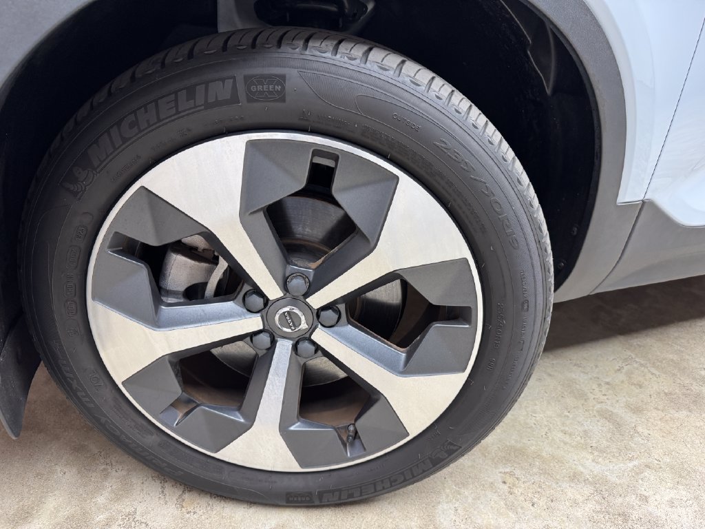 Used 2024 Volvo XC40 B5 Plus w/ Protection Package Premier AWD/4WD image 29