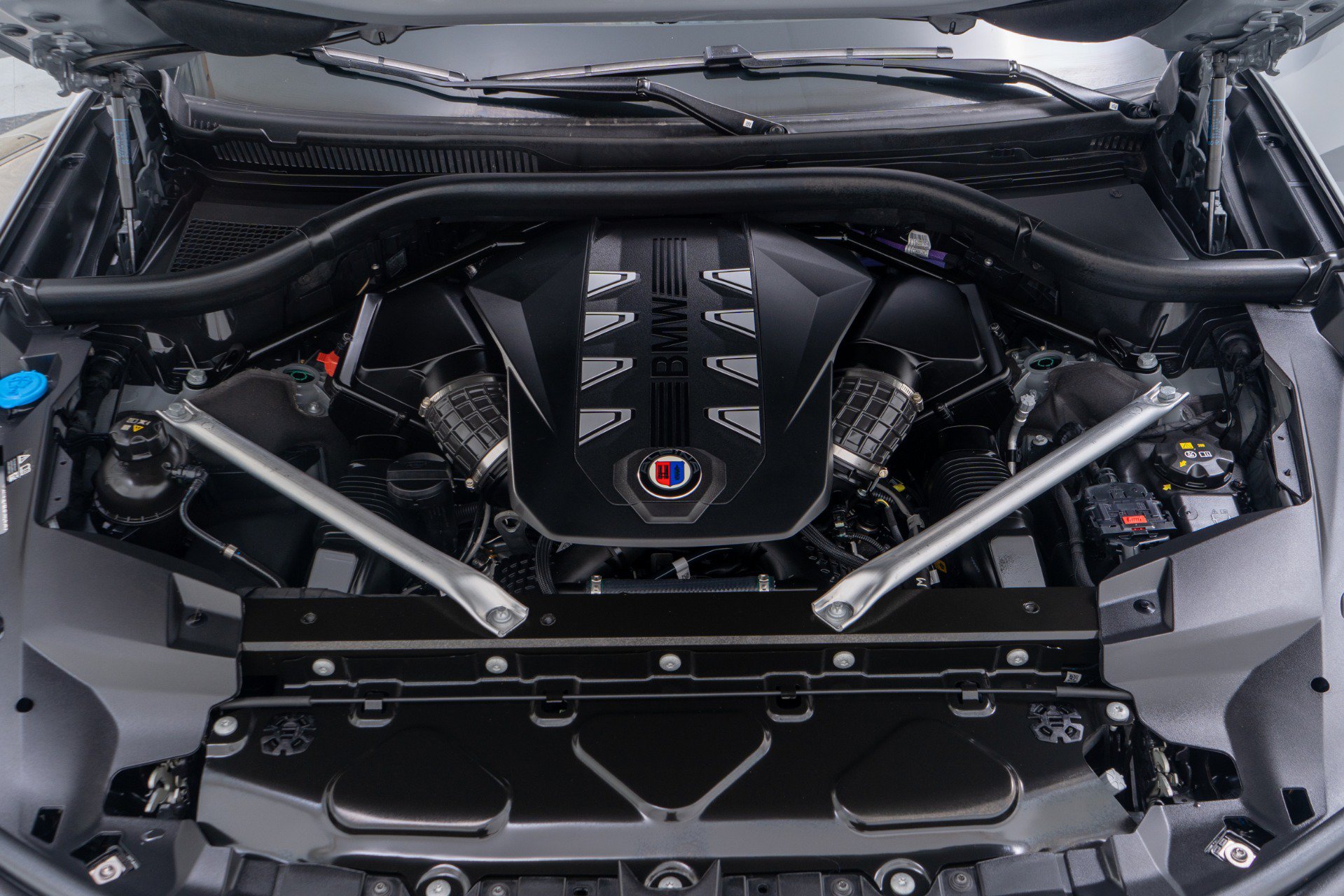 Used 2024 BMW ALPINA XB7 AWD/4WD image 13