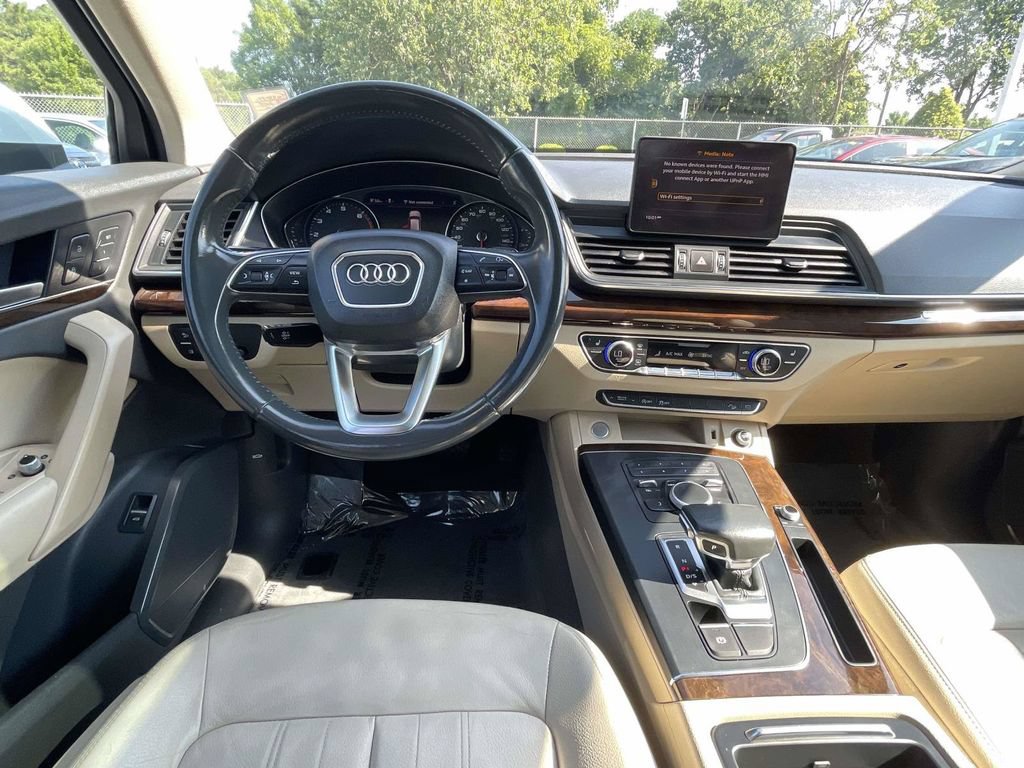 Used 2019 Audi Q5 2.0T Premium w/ Convenience Package AWD/4WD image 17