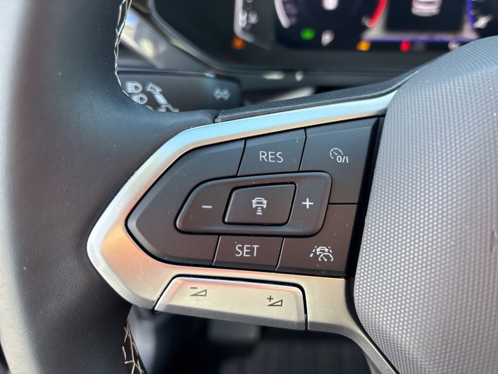 Used 2024 Volkswagen Taos SEL image 18