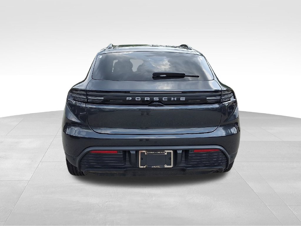 Used 2025 Porsche Macan Electric RWD image 5