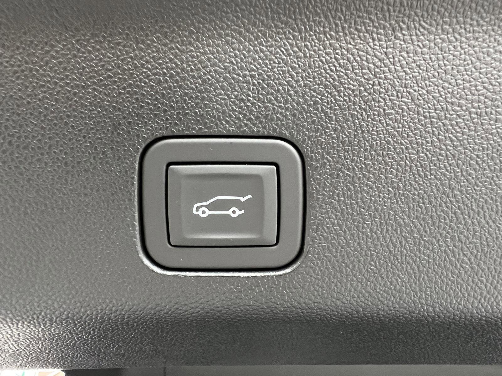 New 2026 GMC Yukon Denali w/ Sun & Power Step Package image 52