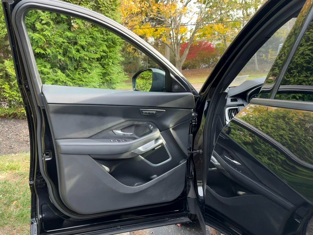 Used 2020 Jaguar E-PACE SE image 7