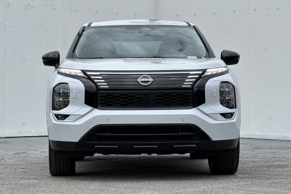 New 2026 Nissan Rogue SL AWD/4WD image 2