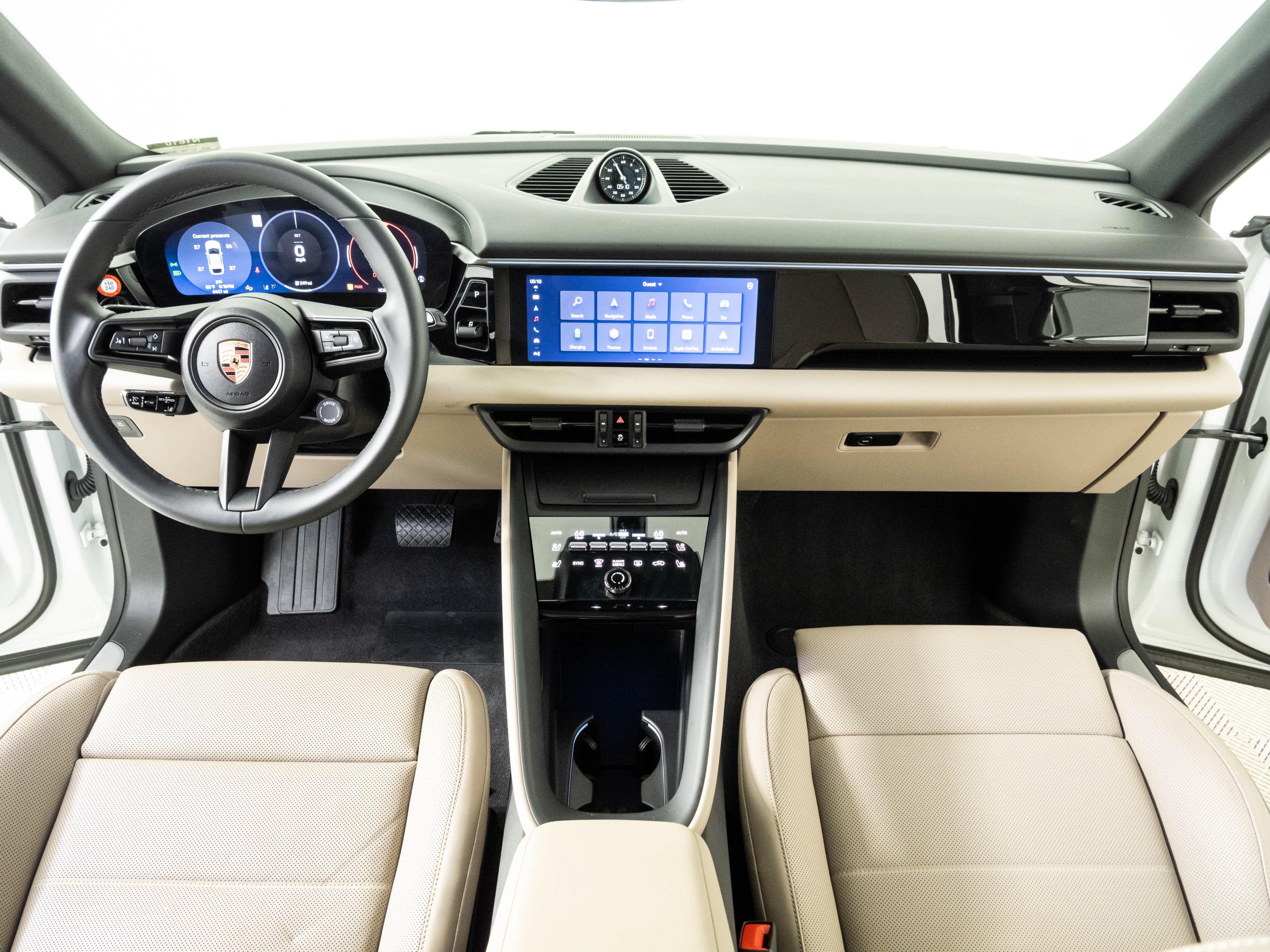 Used 2025 Porsche Macan Electric RWD image 19