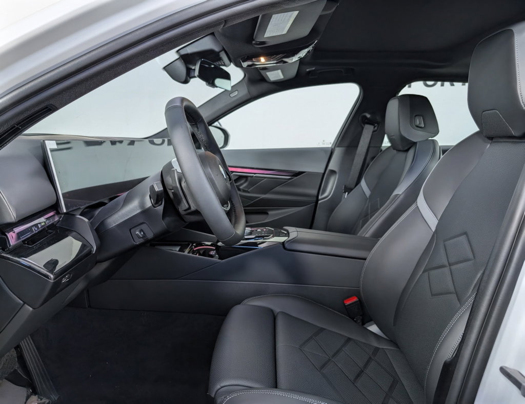 New 2027 BMW 530i xDrive w/ Premium Package AWD/4WD image 2