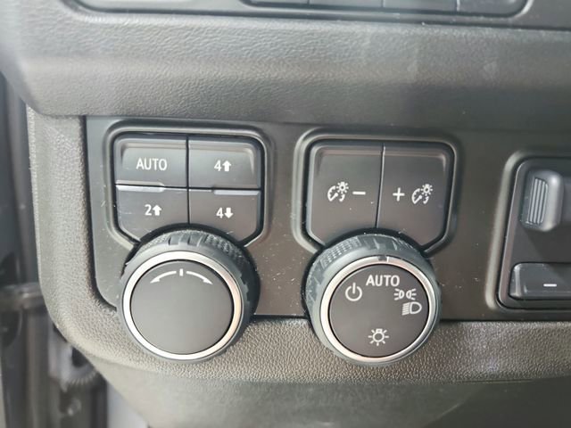 Used 2021 Chevrolet Suburban Premier w/ Premium Package AWD/4WD image 30