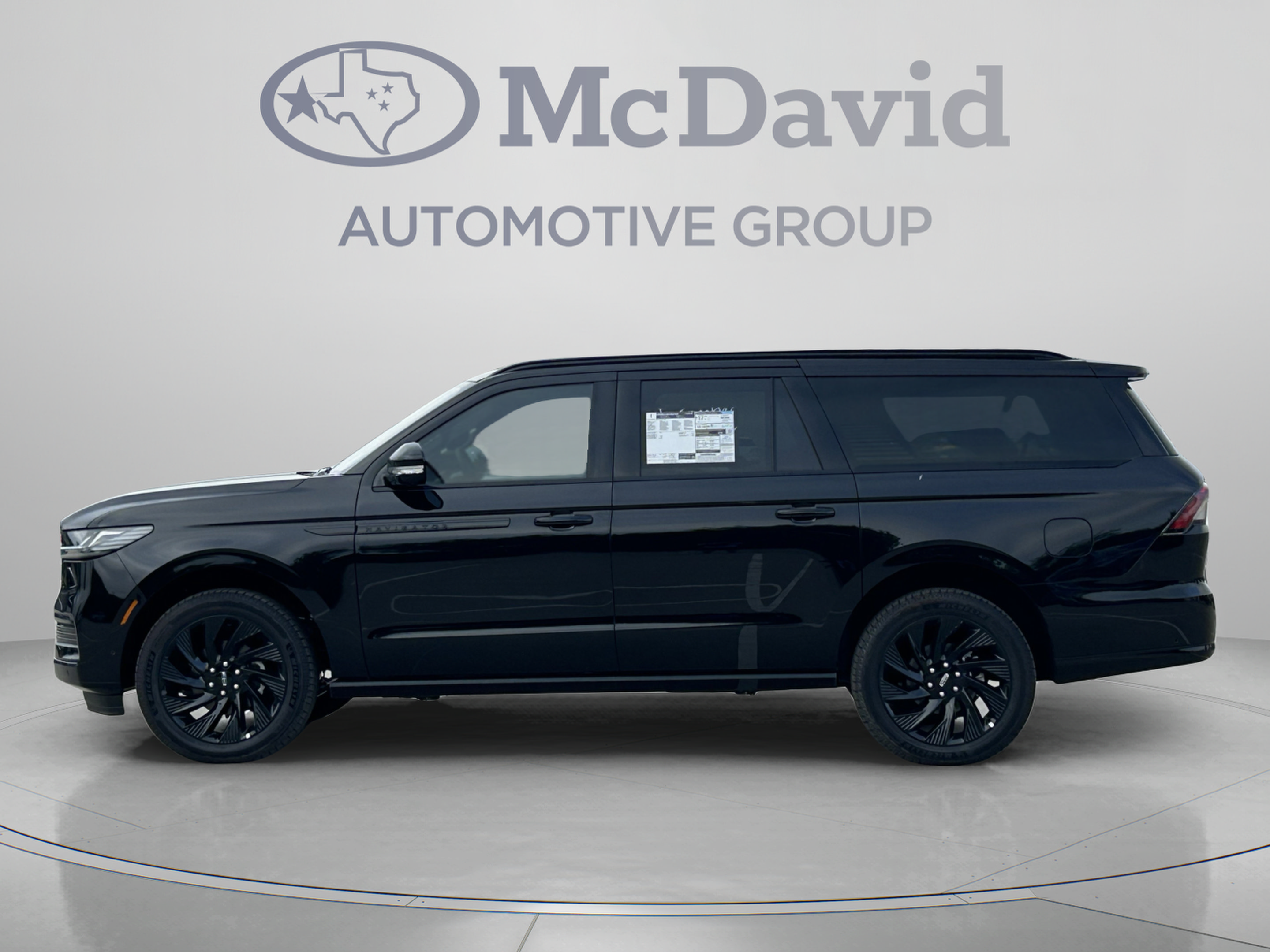 New 2025 Lincoln Navigator L Reserve w/ Jet Appearance Package AWD/4WD image 4