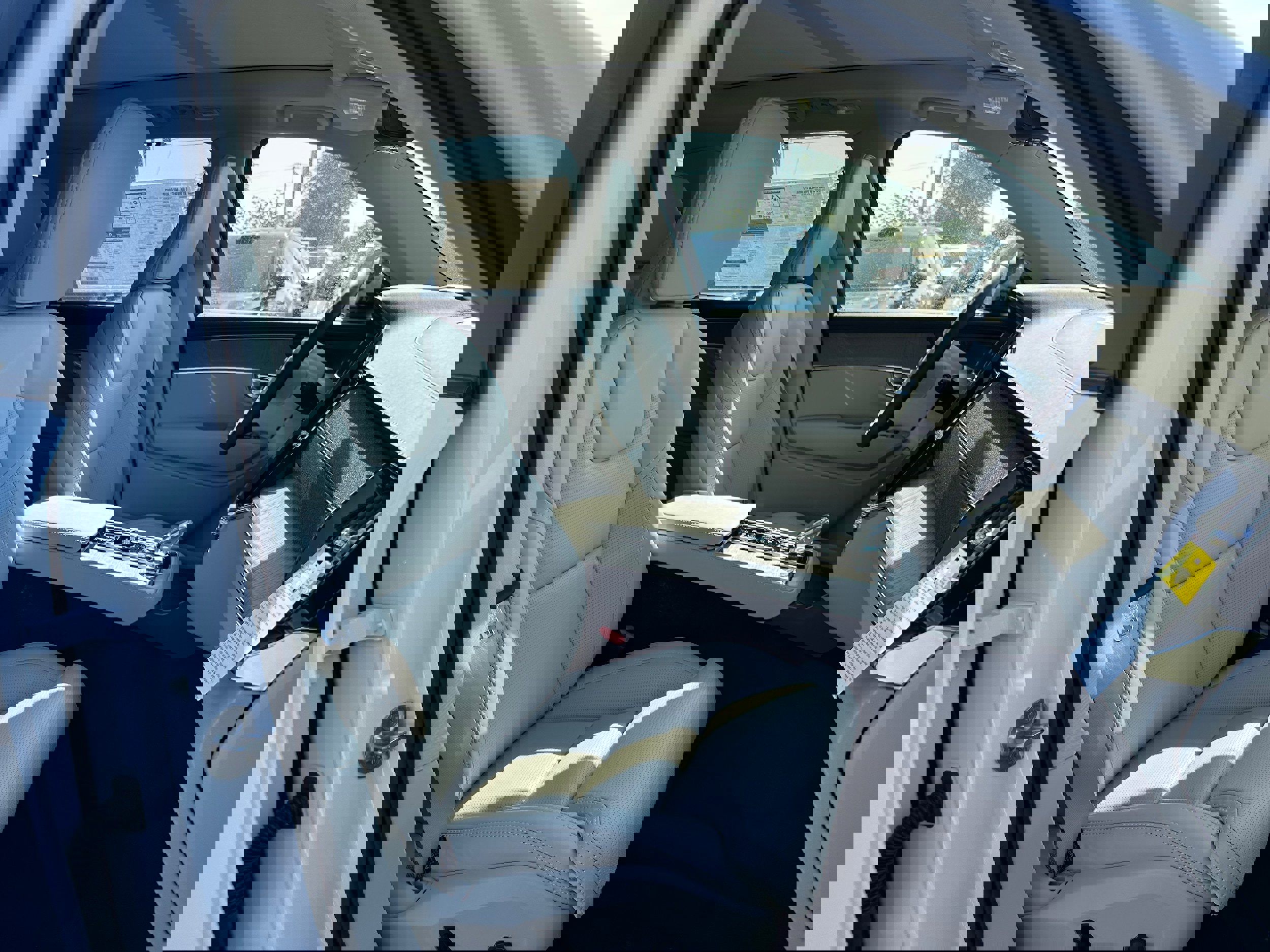 New 2026 Volvo XC90 B6 Ultra w/ Protection Package image 8