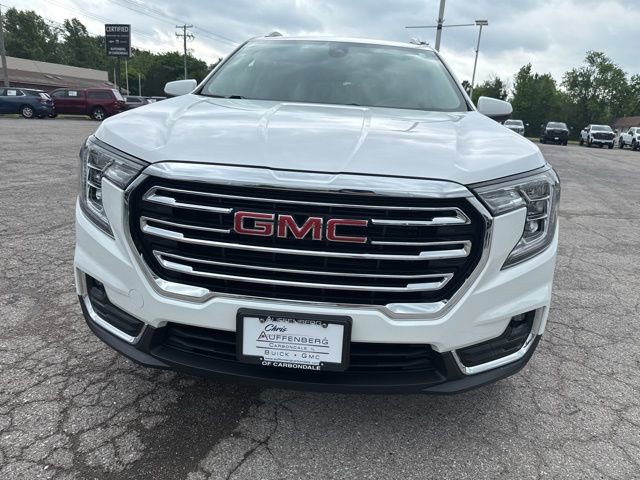 Used 2023 GMC Terrain SLT w/ LPO, Floor Liner Package FWD image 2