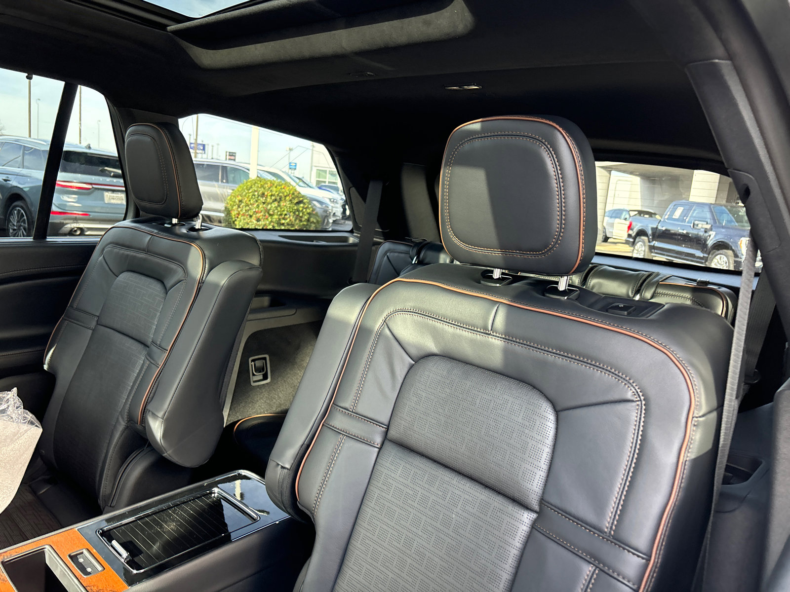 New 2025 Lincoln Aviator Black Label w/ Jet Appearance Package image 28