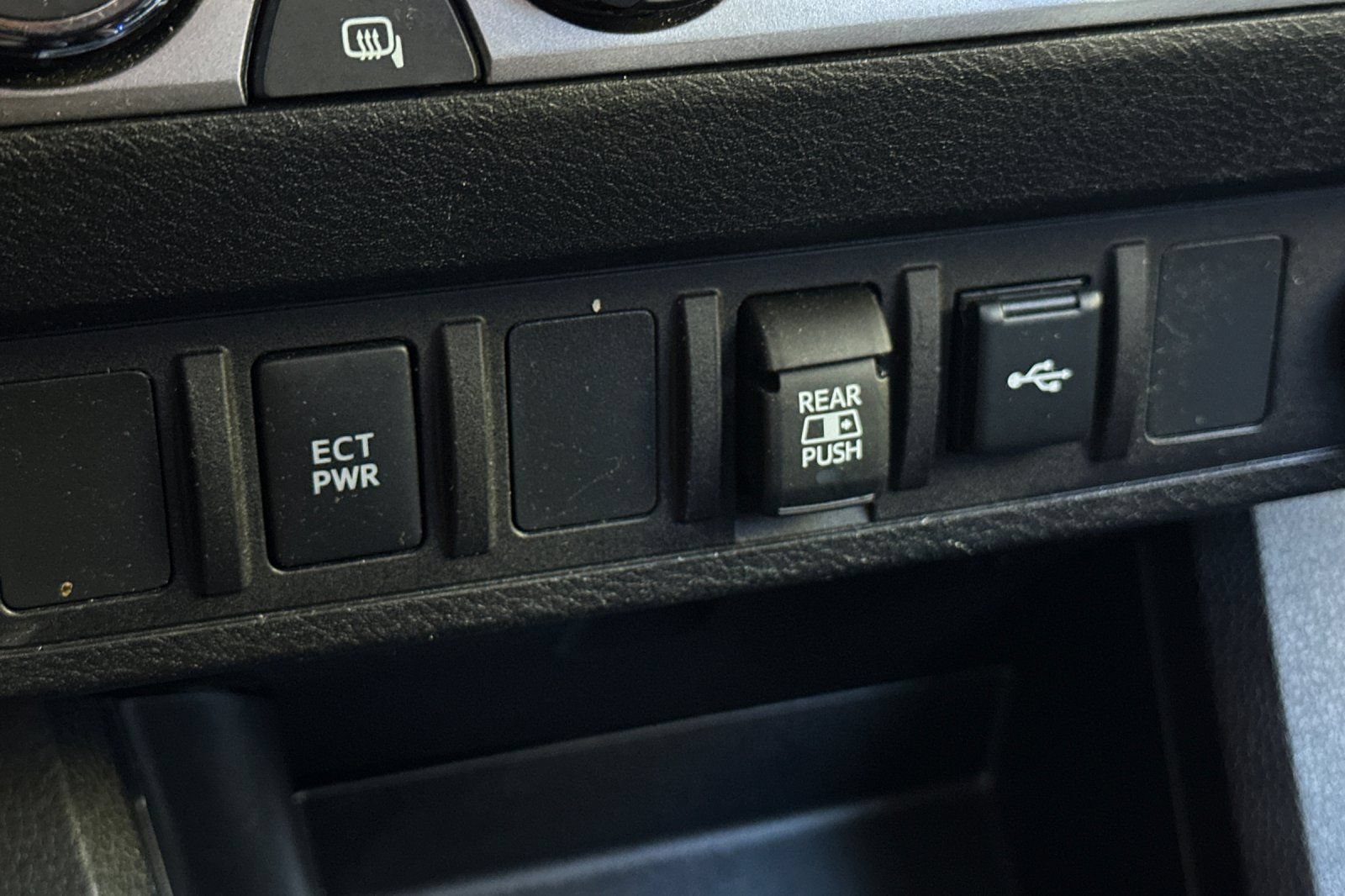 Used 2022 Toyota Tacoma SR5 AWD/4WD image 39