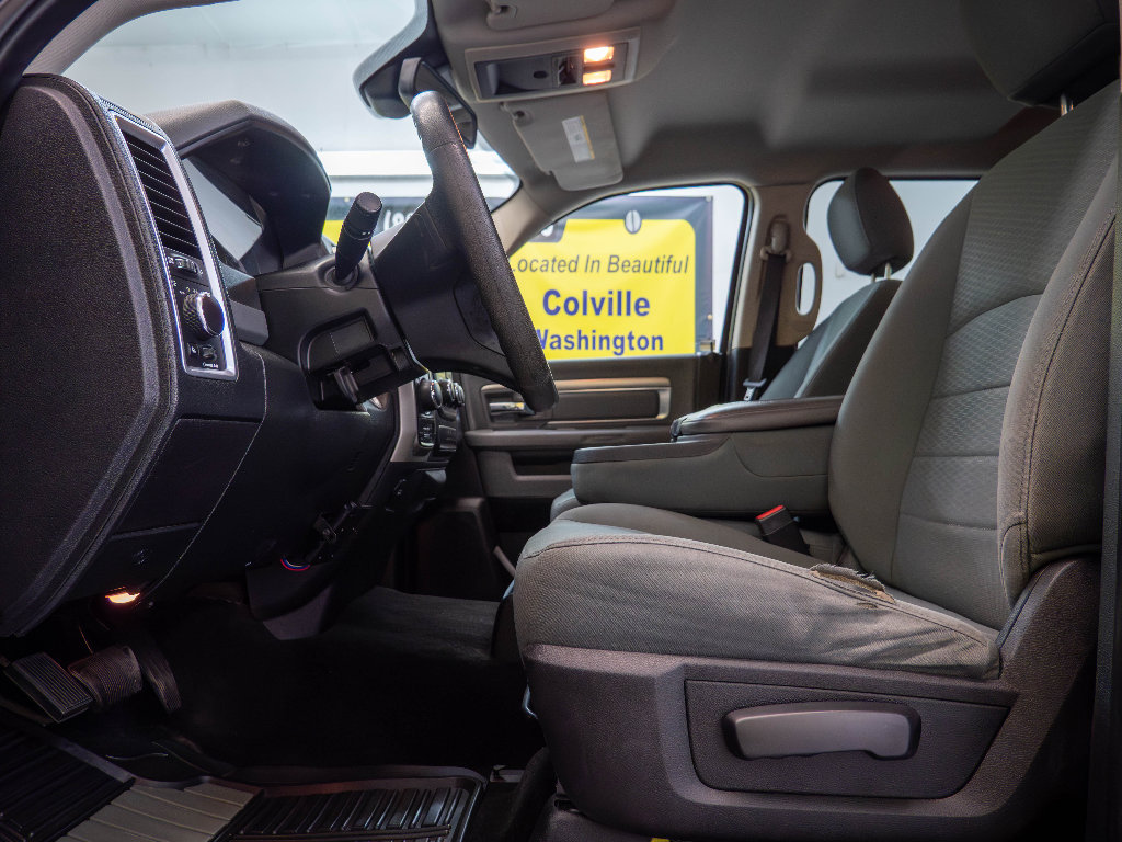 Used 2016 RAM 1500 Classic SLT AWD/4WD image 18