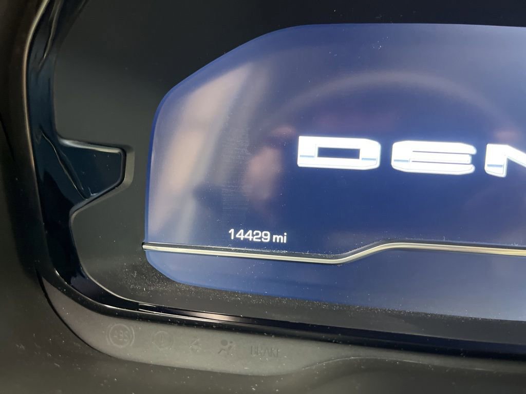 Used 2023 GMC Yukon Denali AWD/4WD image 11