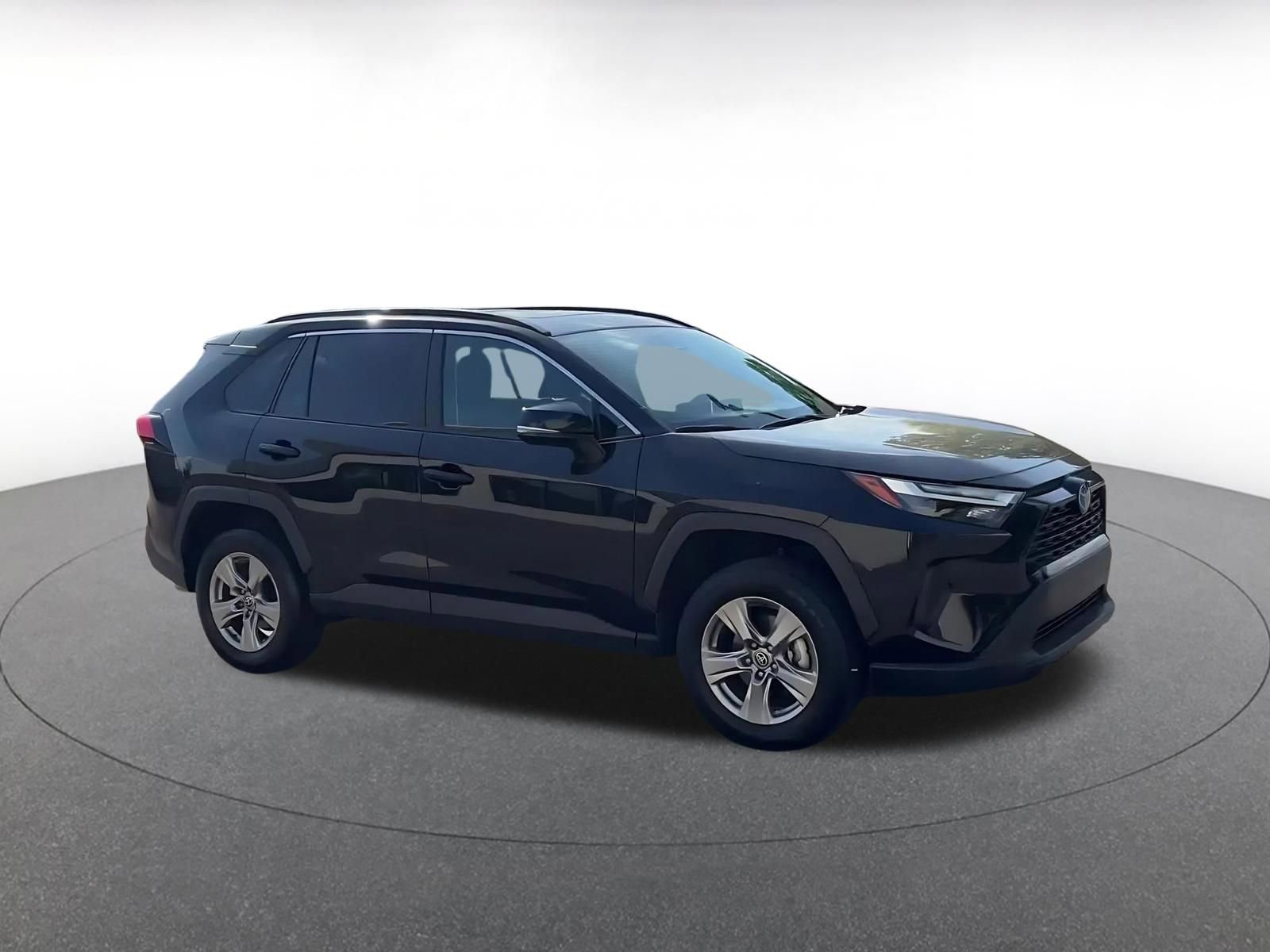 Used 2025 Toyota RAV4 XLE w/ Convenience Package AWD/4WD image 2