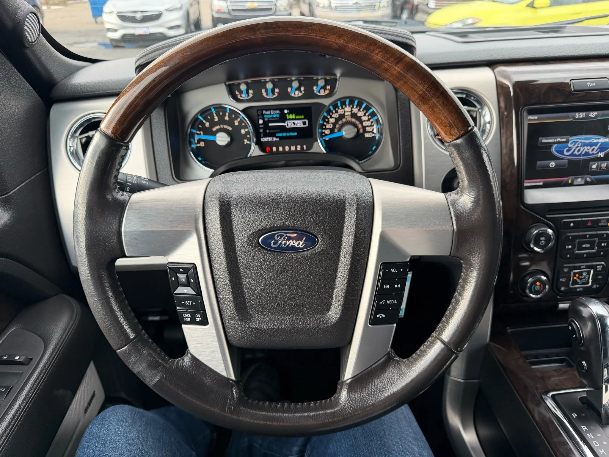 Used 2014 Ford F150 Platinum image 10