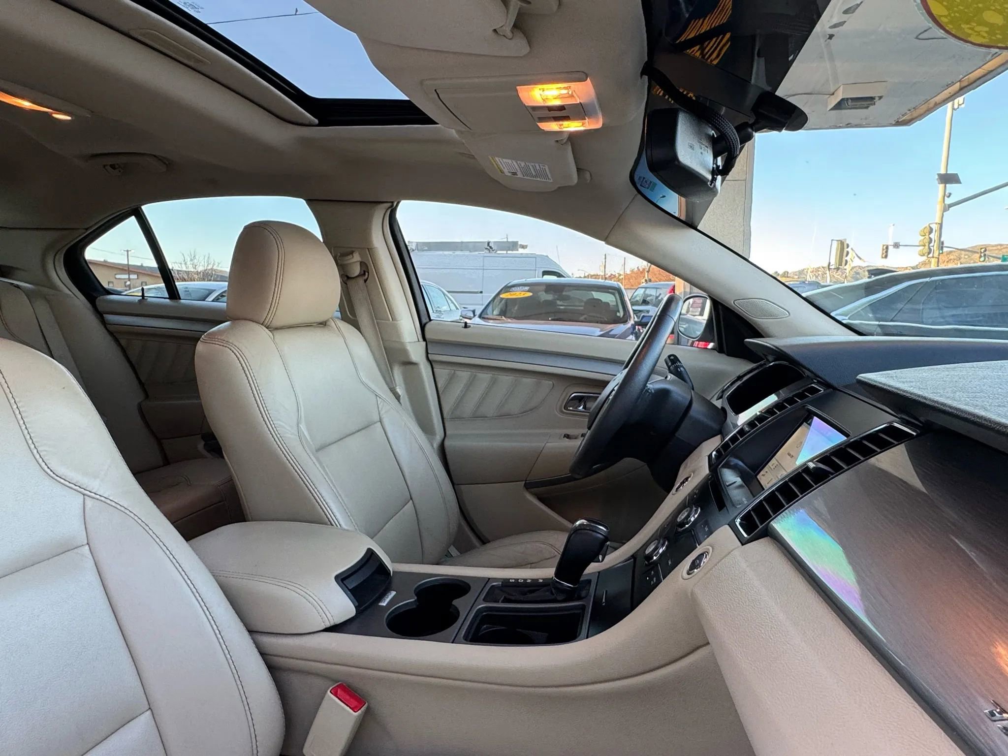 Used 2018 Ford Taurus SEL w/ Equipment Group 201A image 17