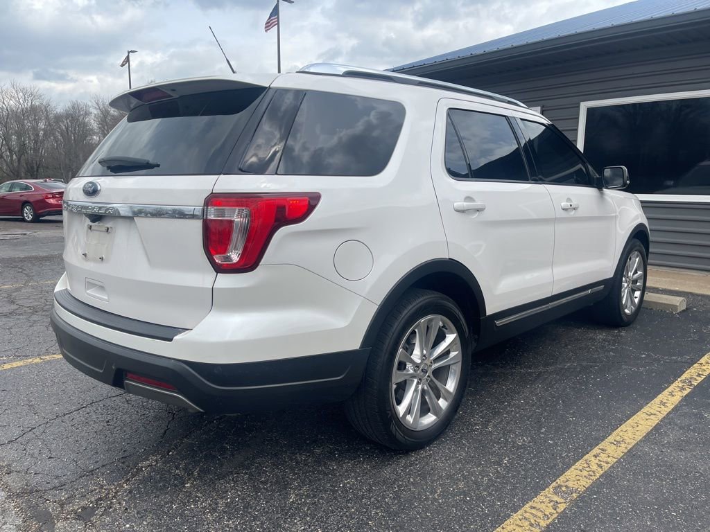 Used 2019 Ford Explorer XLT w/ Equipment Group 202A image 8