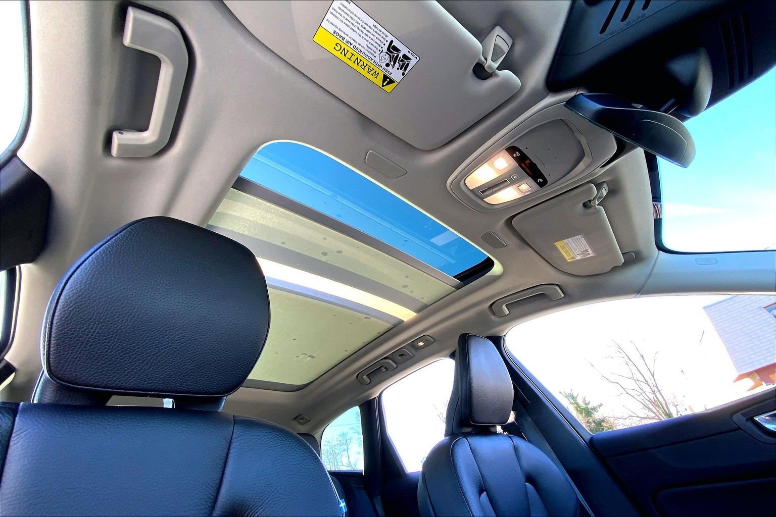 Used 2022 Volvo XC60 B5 Momentum w/ Climate Package image 12