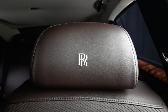 Used 2012 Rolls-Royce Ghost RWD image 17