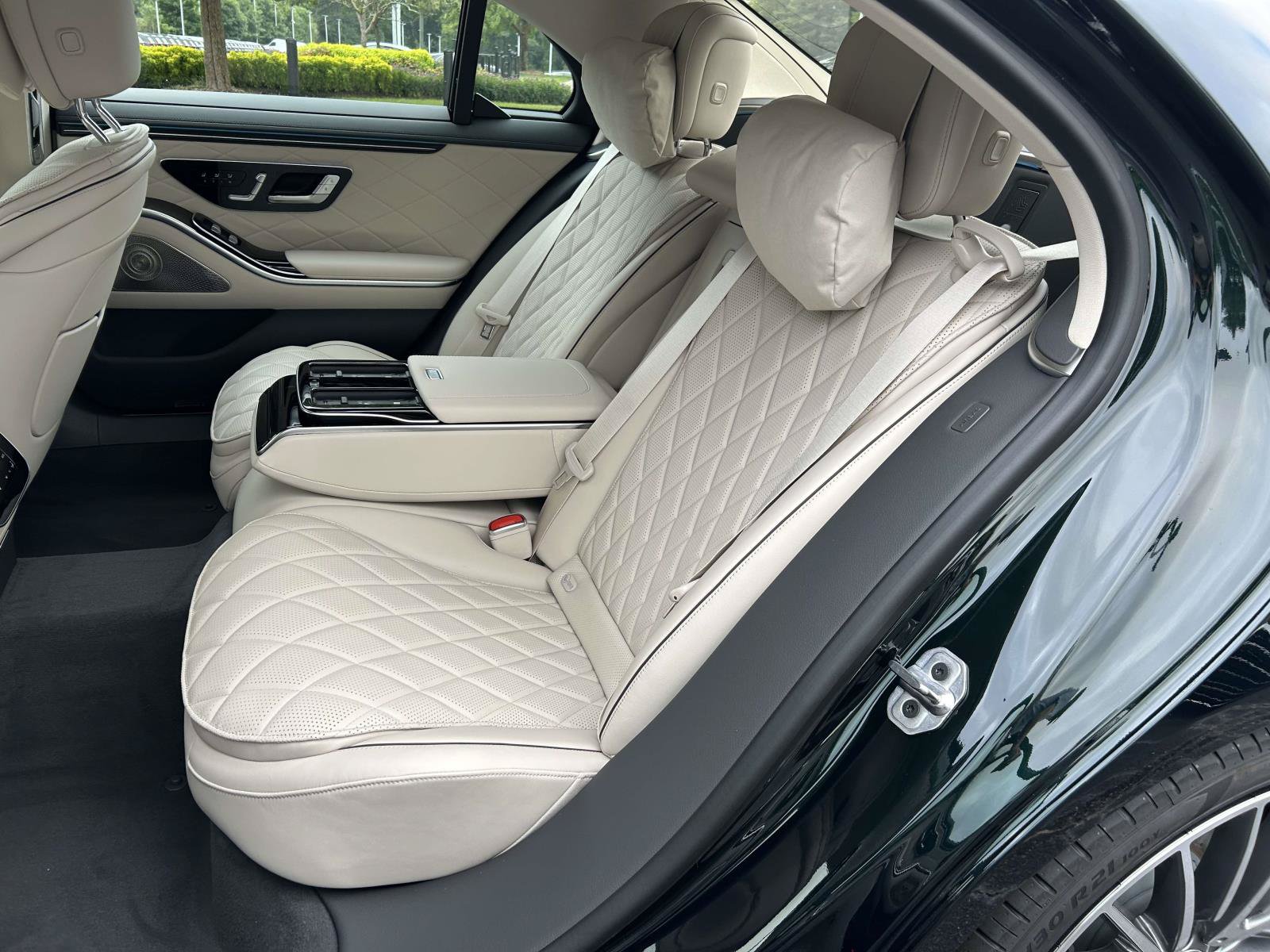 New 2027 Mercedes-Benz S 580 4MATIC Sedan image 35
