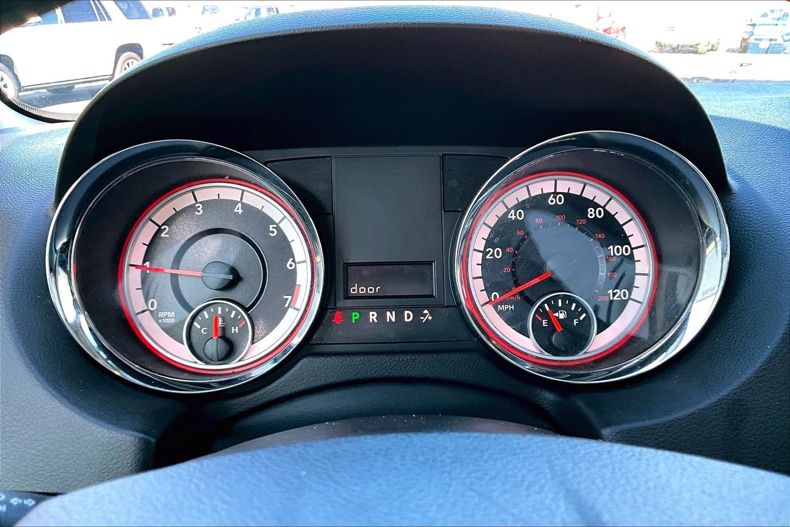 Used 2015 Dodge Grand Caravan SXT FWD image 21