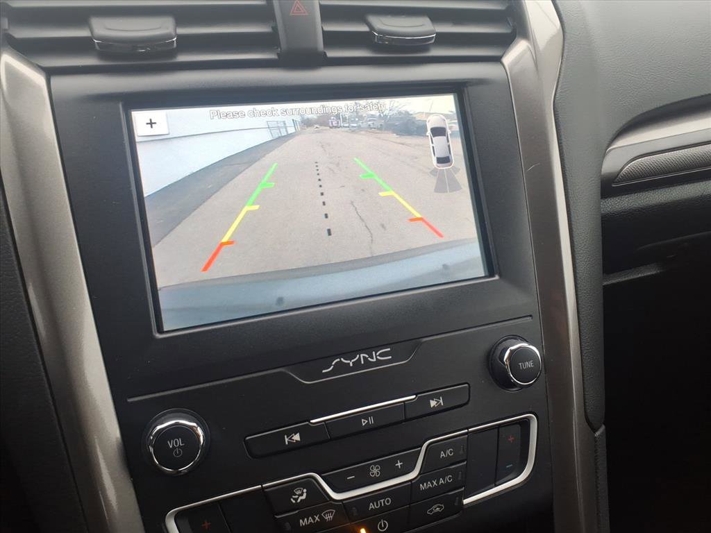 Used 2019 Ford Fusion SE image 17