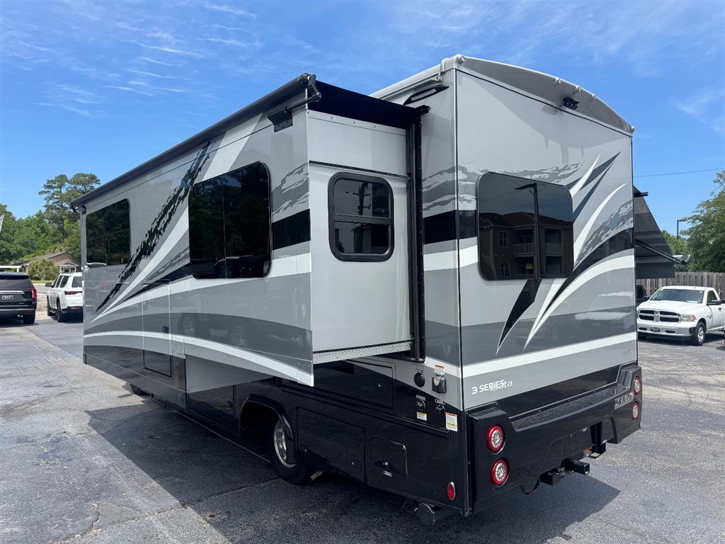 Used 2022 Mercedes-Benz Sprinter 3500 image 12