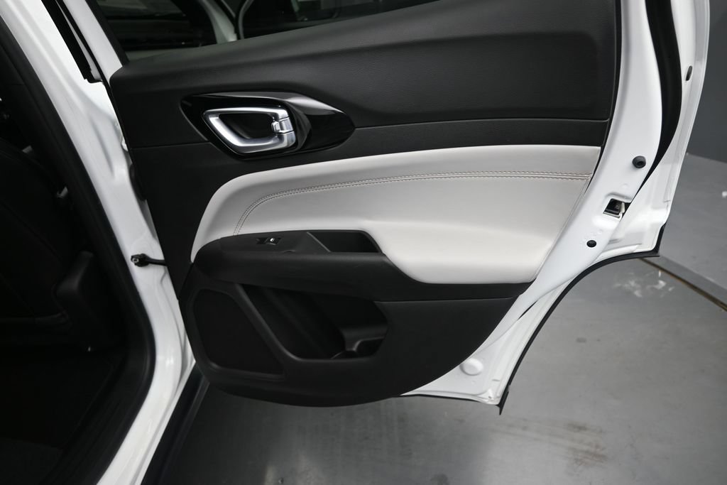 Used 2025 Jeep Compass Limited AWD/4WD image 16