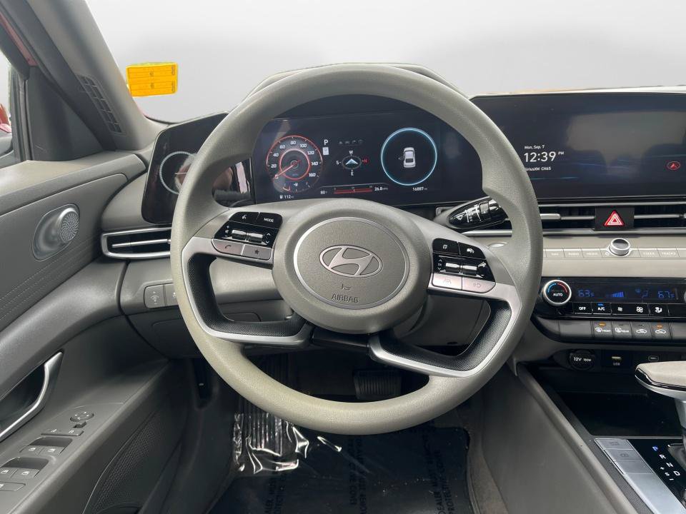 Used 2024 Hyundai Elantra SEL FWD image 13