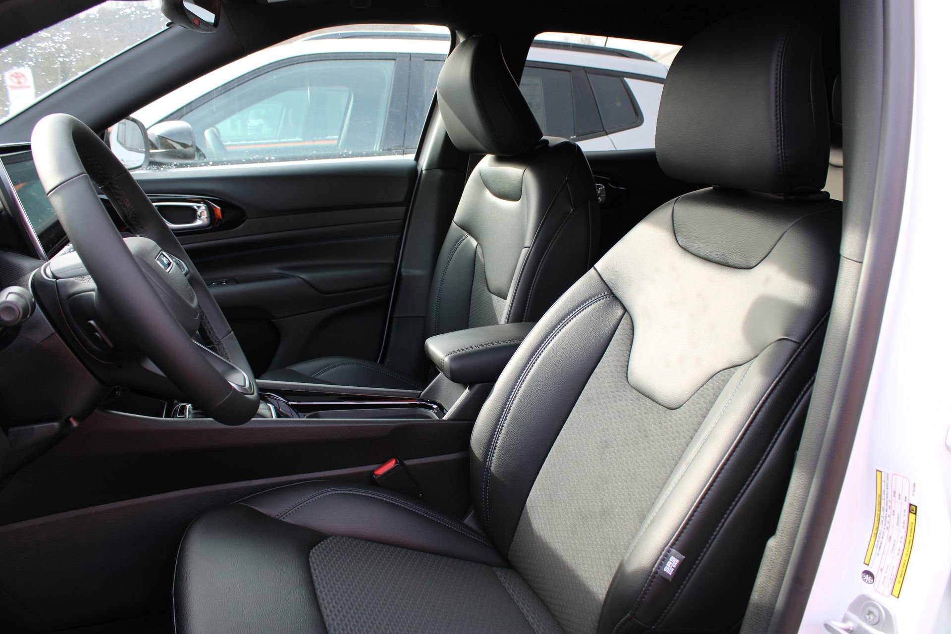 New 2026 Jeep Compass Latitude image 21