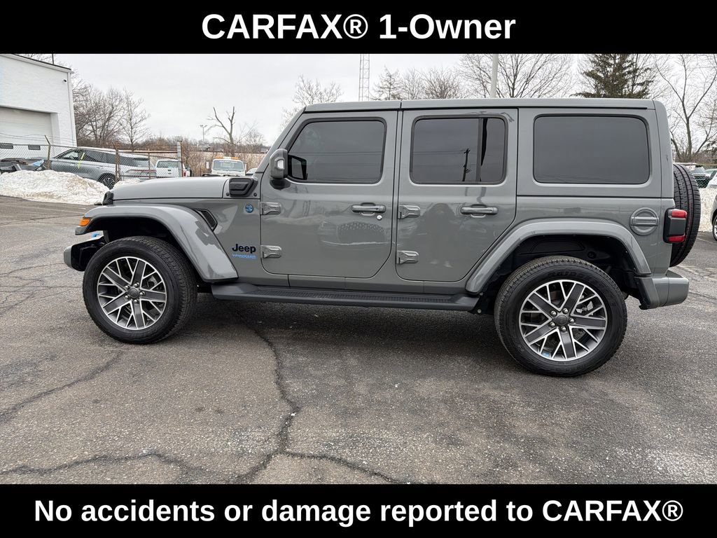 Used 2022 Jeep Wrangler Unlimited Sahara AWD/4WD image 2