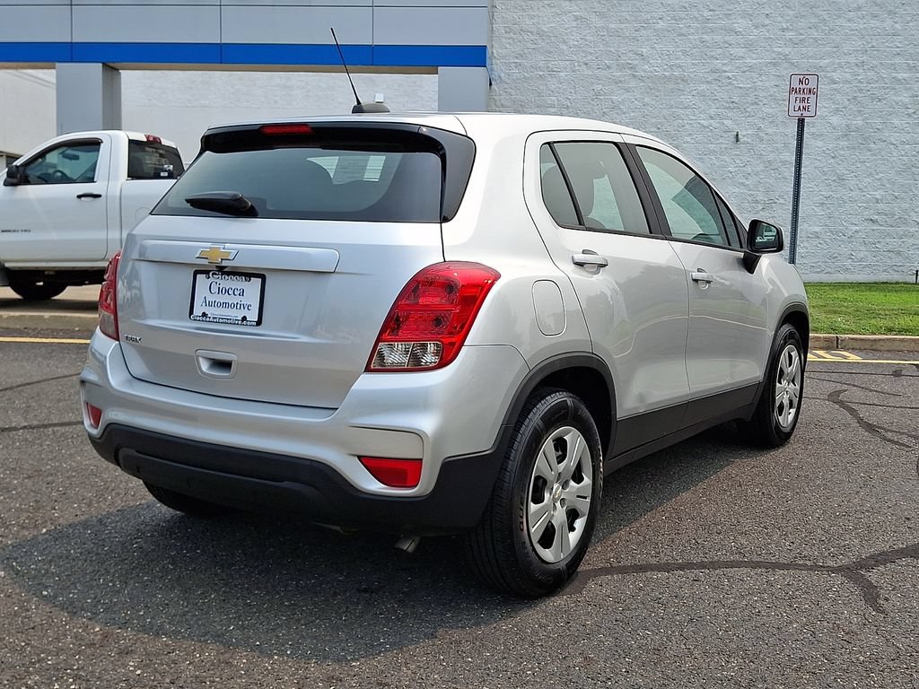 Used 2018 Chevrolet Trax LS FWD image 9