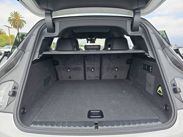 New 2026 BMW iX xDrive60 w/ Premium Package image 12