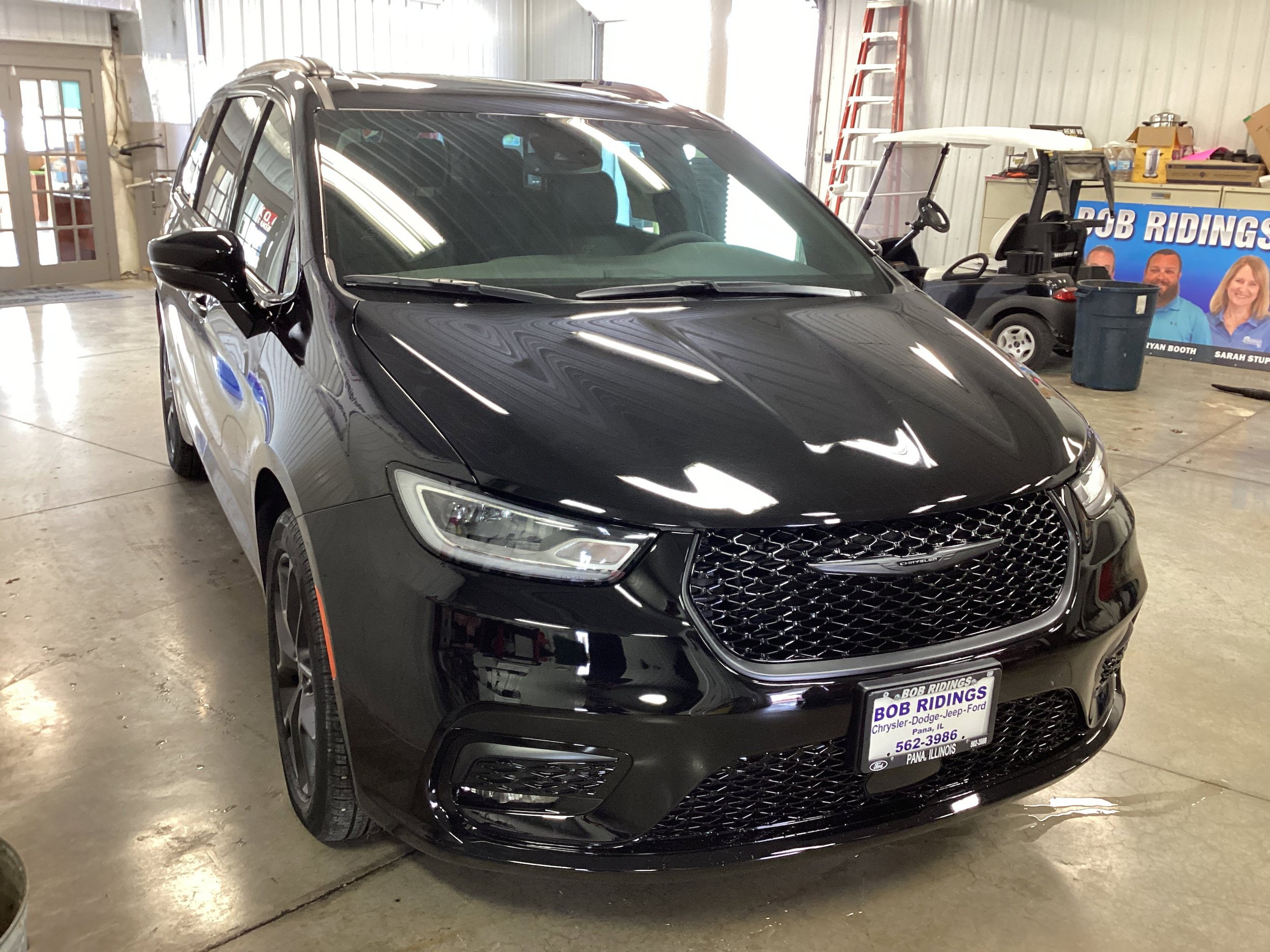 New 2026 Chrysler Pacifica Select w/ S Appearance Package AWD/4WD image 8