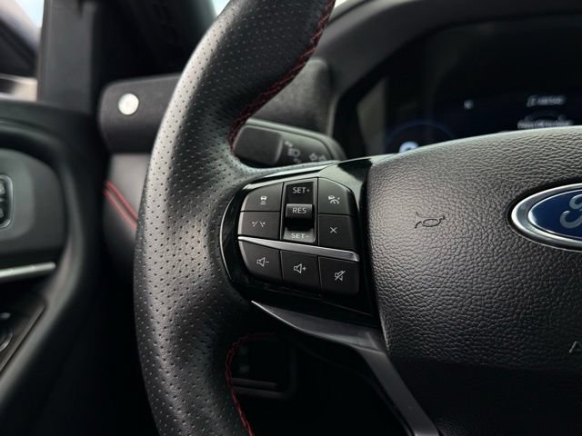 Used 2025 Ford Explorer ST-Line AWD/4WD image 11