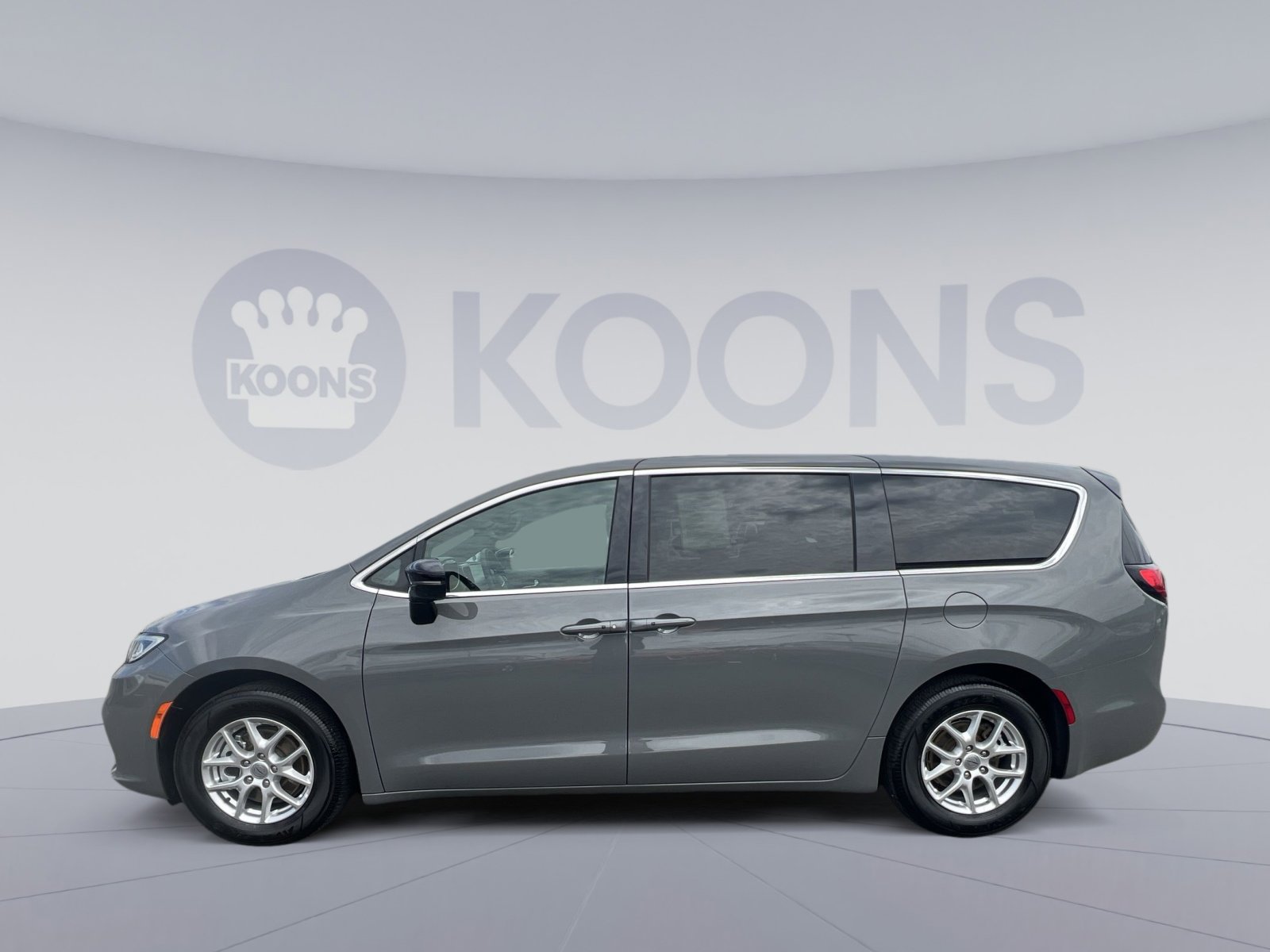 Used 2025 Chrysler Pacifica Select FWD image 13