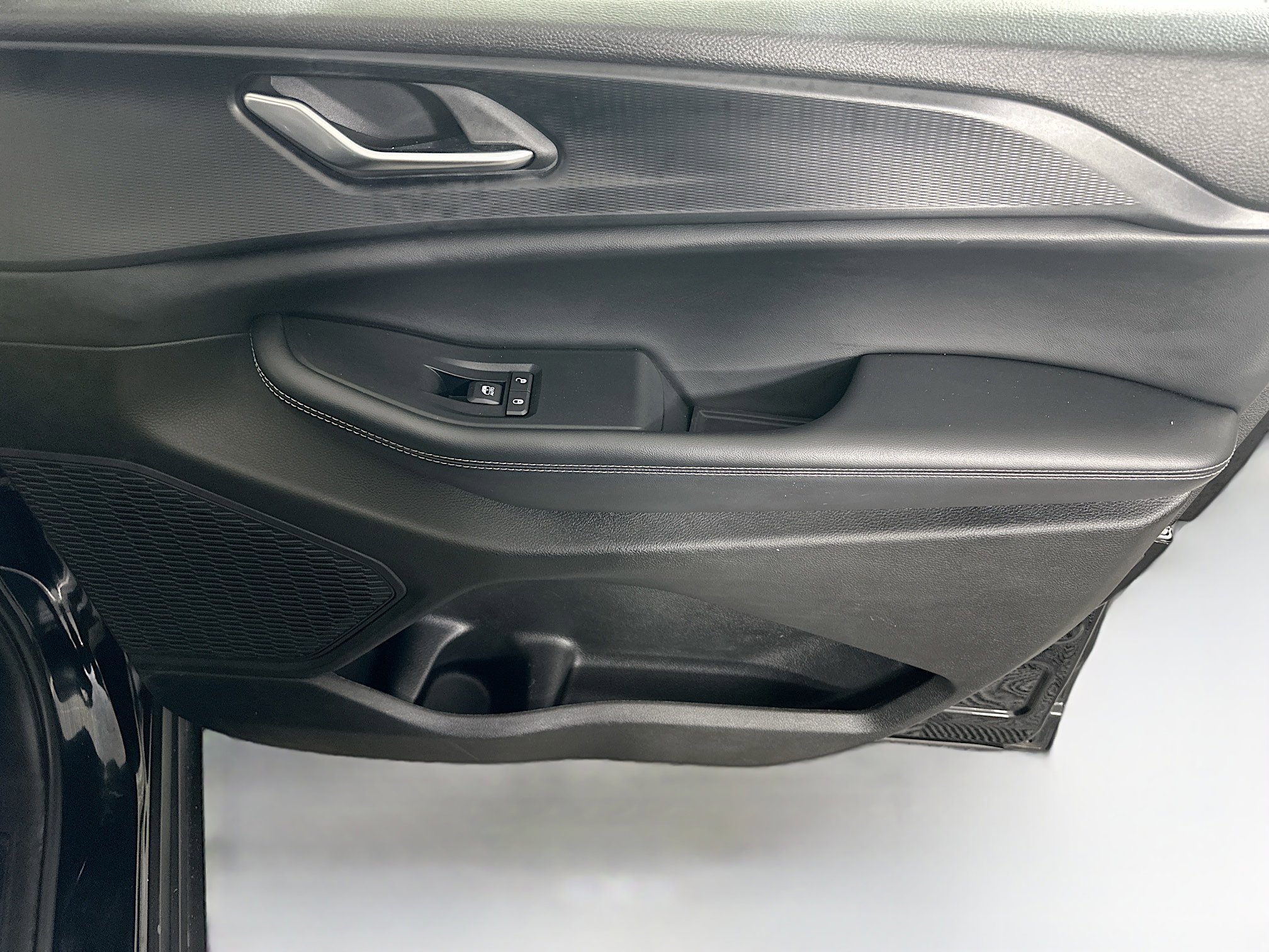 Used 2023 Jeep Grand Cherokee L Laredo image 31