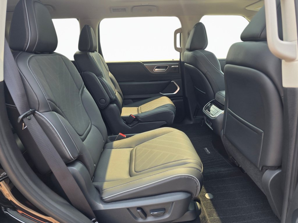 New 2027 INFINITI QX80 Luxe w/ Cargo Package AWD/4WD image 24