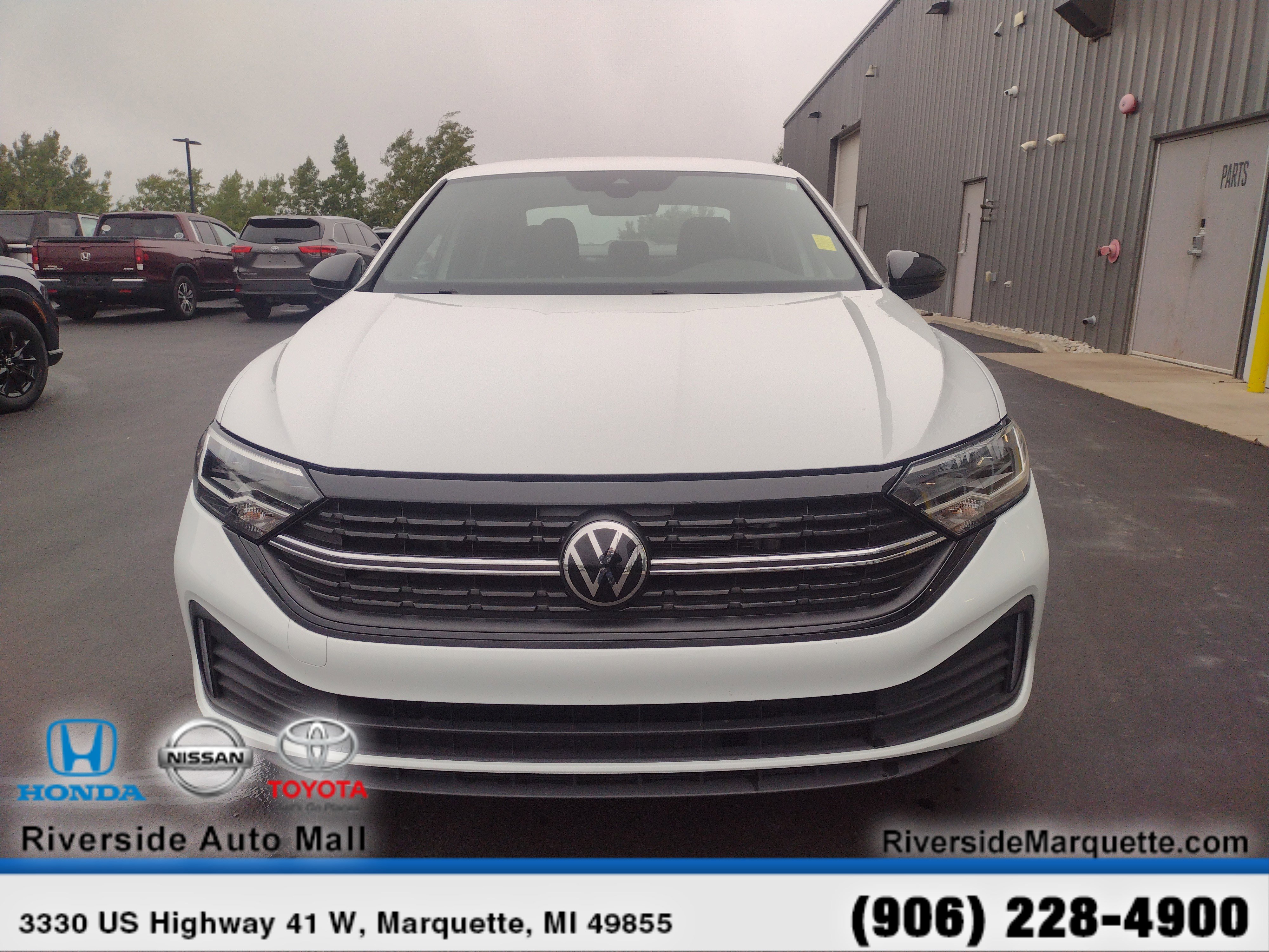 Used 2024 Volkswagen Jetta Sport image 2