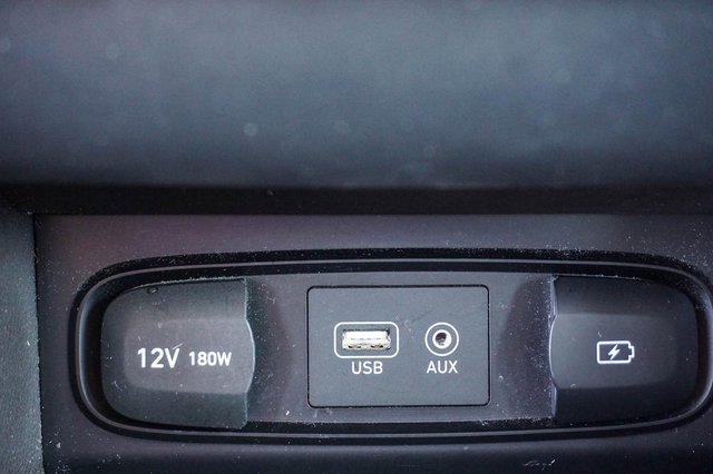 Used 2019 Hyundai Santa Fe SE image 24