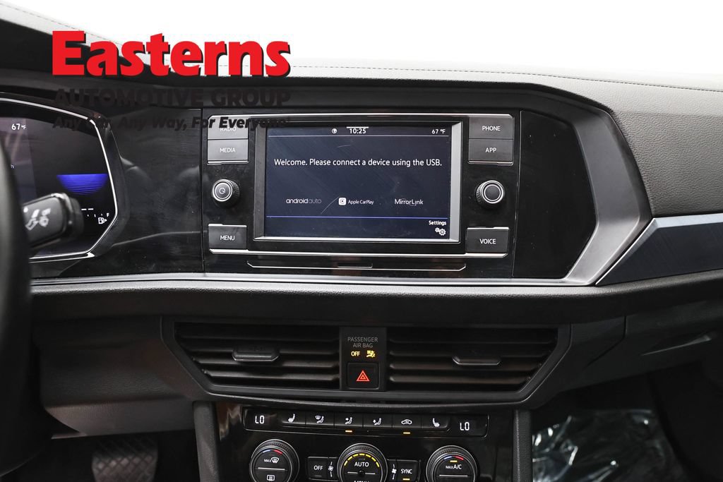 Used 2024 Volkswagen Jetta SE FWD image 12