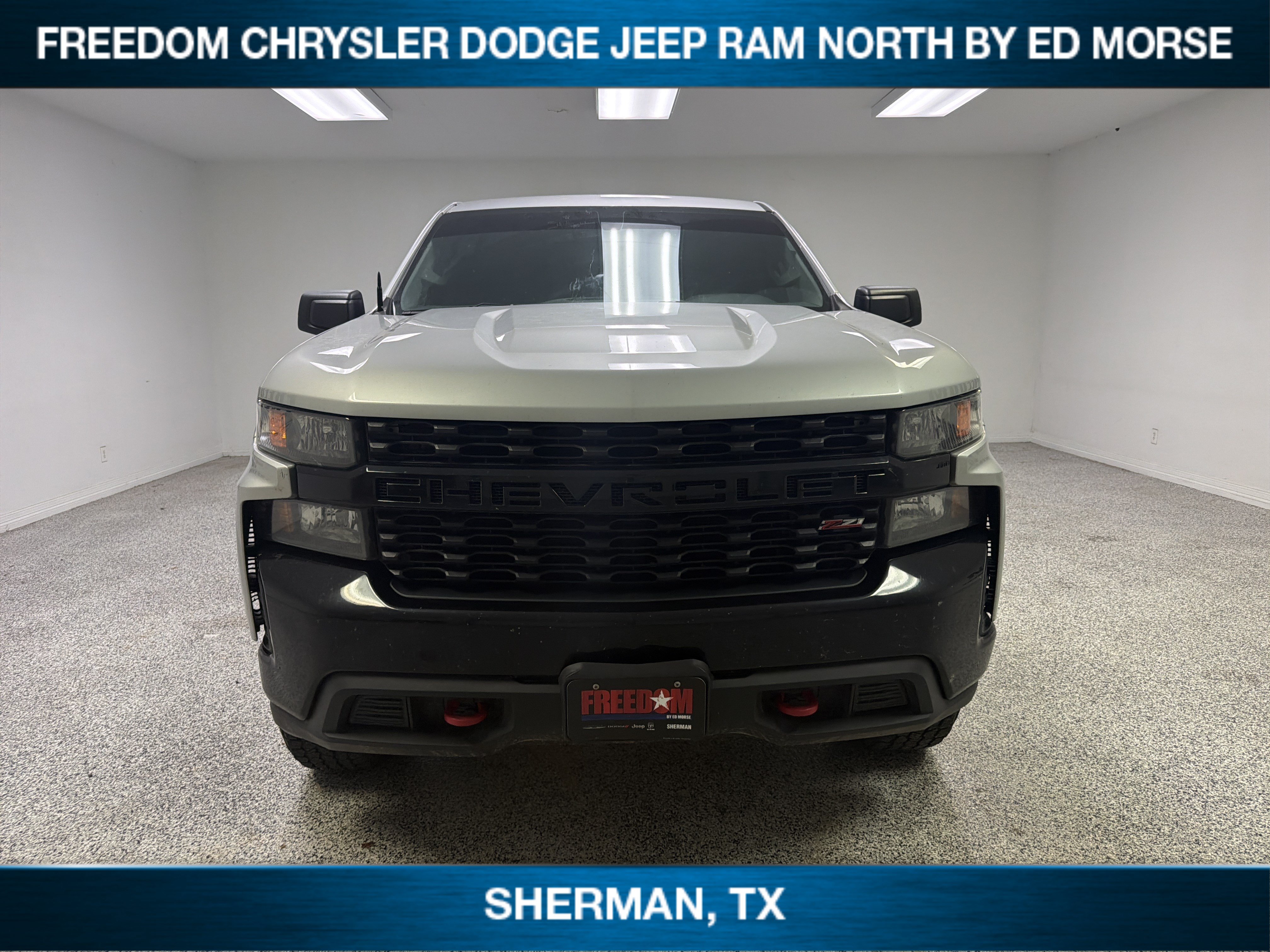 Used 2019 Chevrolet Silverado 1500 Custom Trail Boss w/ Custom Convenience Package AWD/4WD image 2