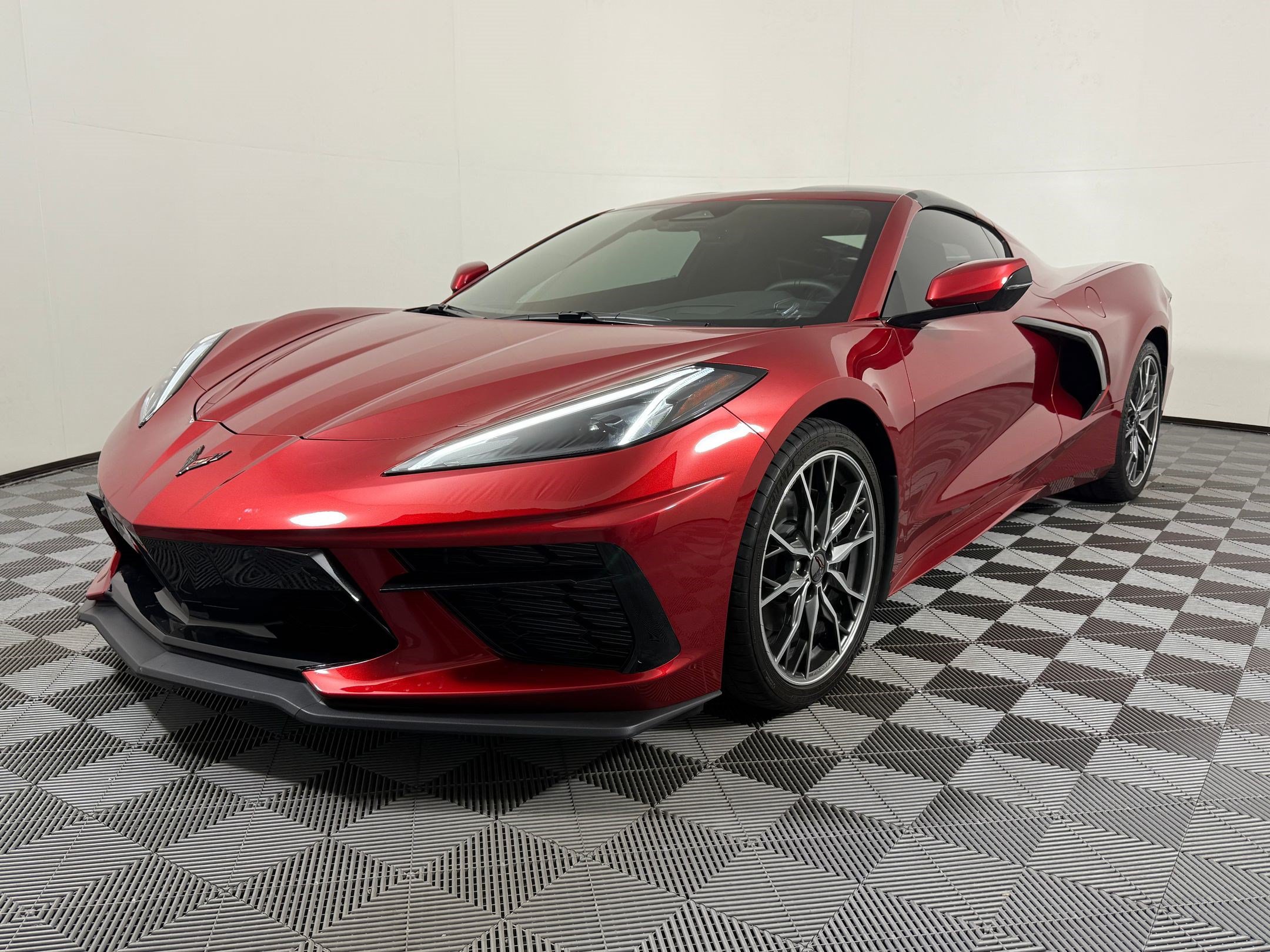 Used 2025 Chevrolet Corvette Stingray Preferred Cpe w/ 2LT RWD image 1