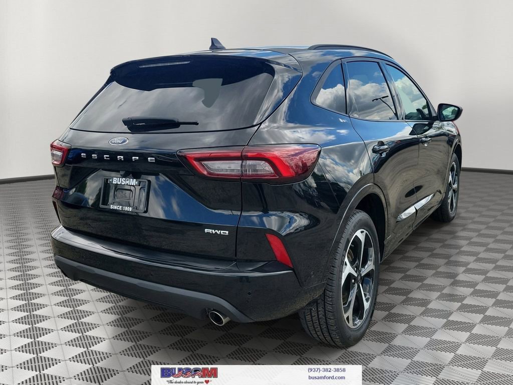 Used 2023 Ford Escape ST-Line Elite w/ Premium Technology Package AWD/4WD image 4