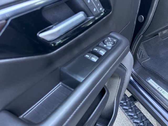 Certified 2025 Chevrolet Suburban Z71 AWD/4WD image 12
