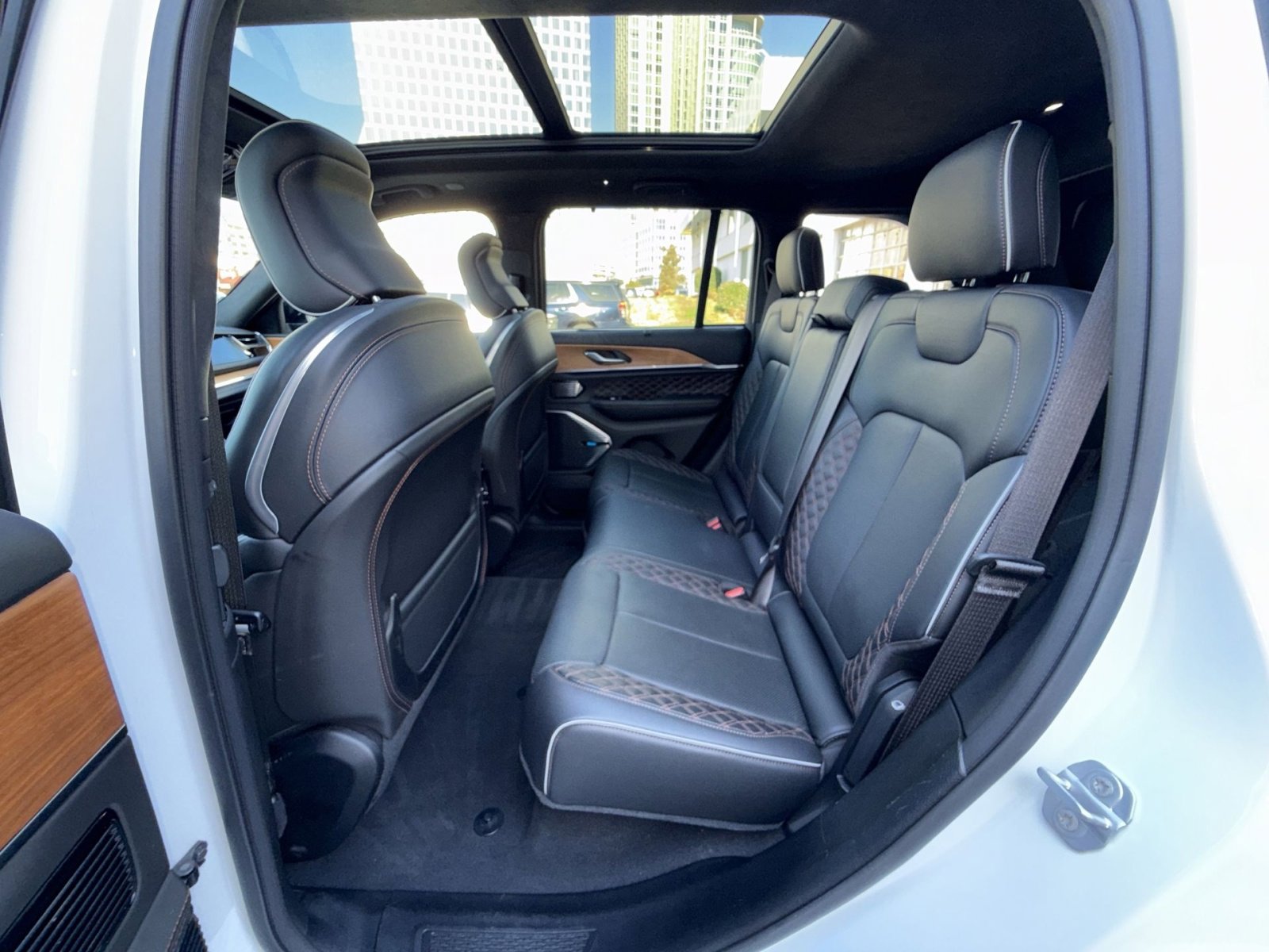 Used 2023 Jeep Grand Cherokee Summit image 25