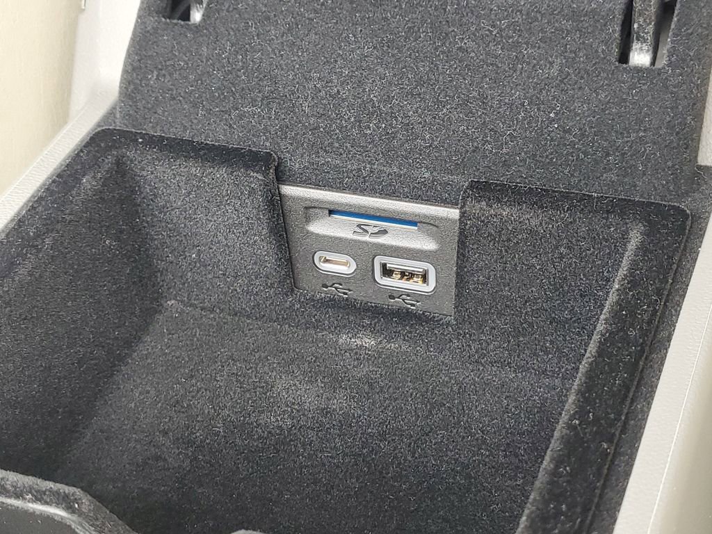 Used 2022 Cadillac XT6 Premium Luxury w/ LPO, Floor Liner Package AWD/4WD image 19