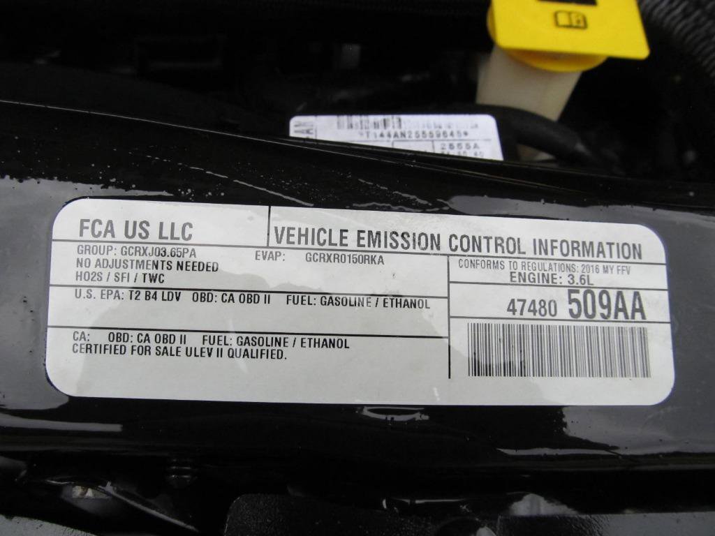 Used 2016 Chrysler Town & Country Touring-L image 46