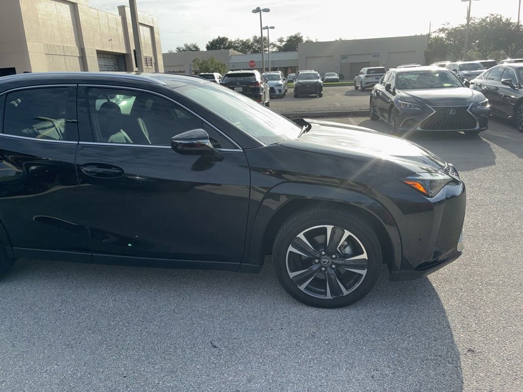 Used 2025 Lexus UX 300h FWD image 2